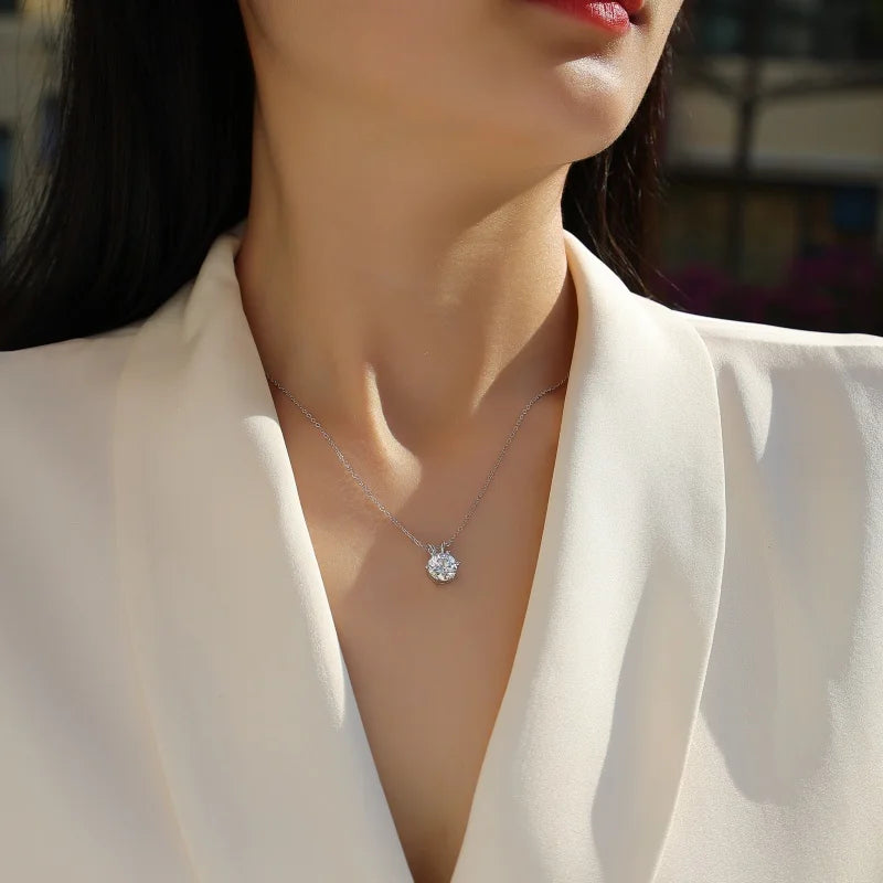 The Classic Solitaire Pendant