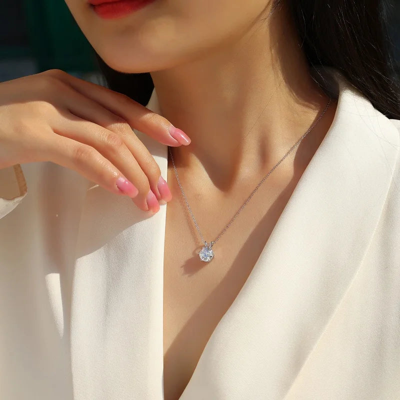 The Classic Solitaire Pendant